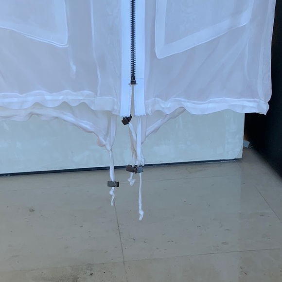 Ellie Tahari Sheer Jacket Overlay - Picture 4 of 6